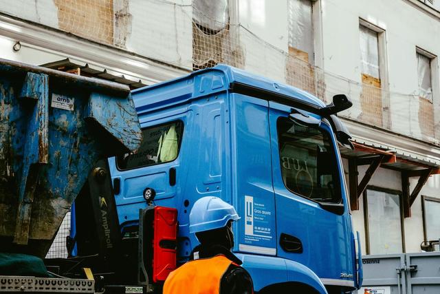 RFID monitoring on a waste collection truck